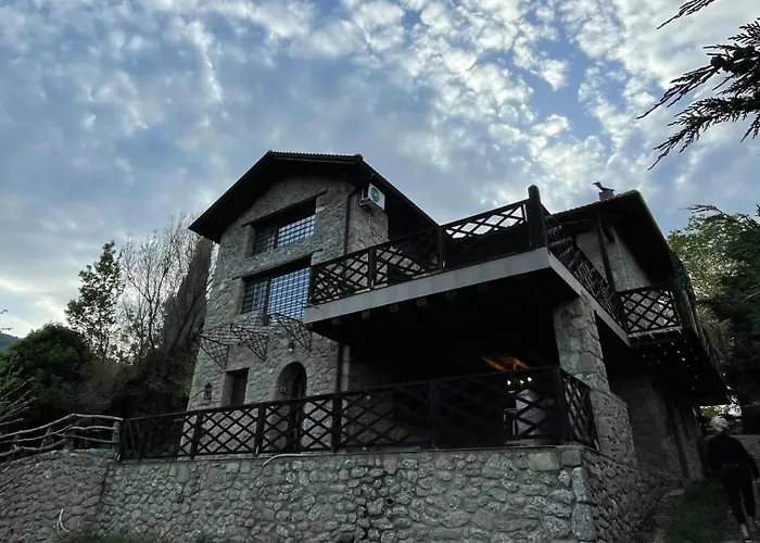 Daphne Retreat Casa de Férias Kernitsa